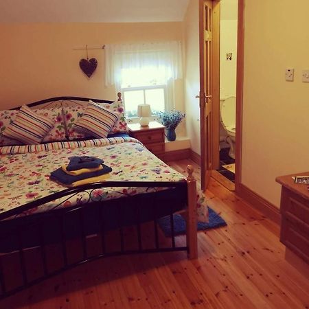 Готель Nellys Bed And Bikes Вестпорт Екстер'єр фото