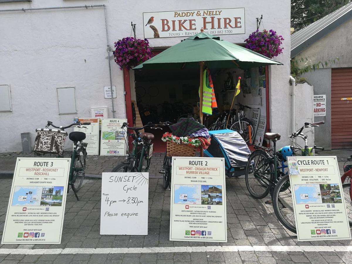 Готель Nellys Bed And Bikes Вестпорт Екстер'єр фото