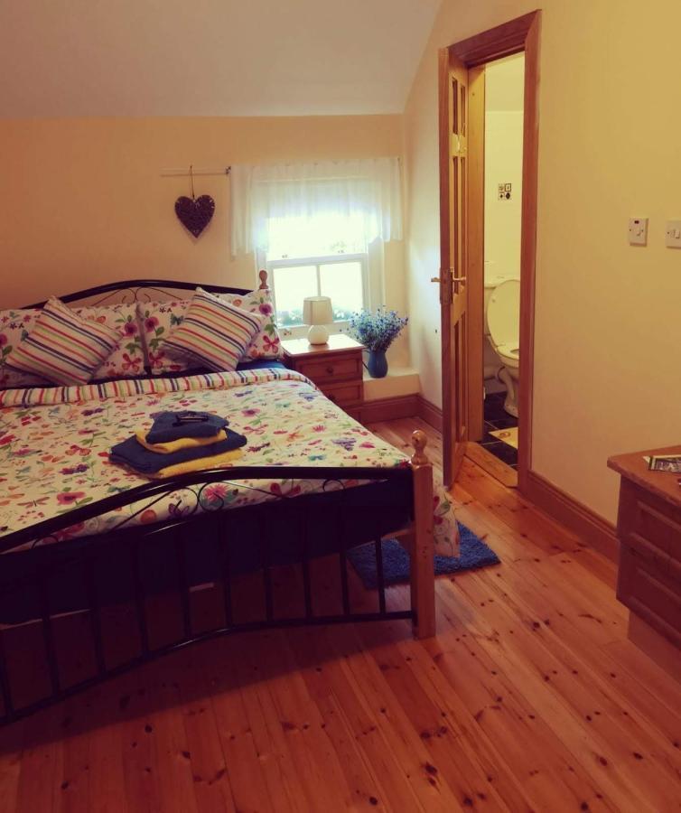 Готель Nellys Bed And Bikes Вестпорт Екстер'єр фото